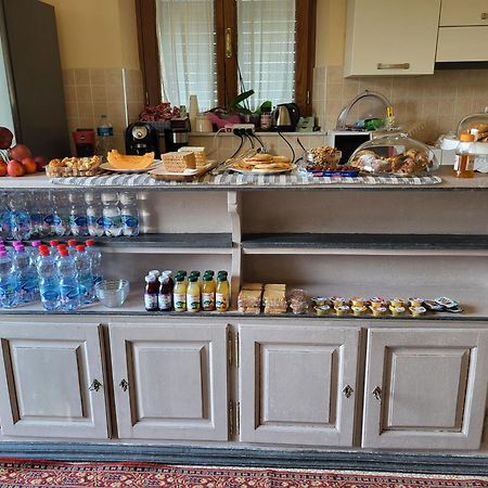 Bnb Villa Melany Vicino Centro Lucca Bagian luar foto
